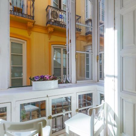 מאלגה Puerta De Larios: Central Three-Bedroom Apartment With Balconies And Patio מראה חיצוני תמונה
