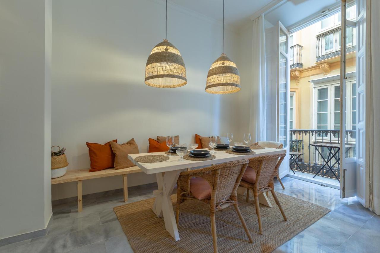 מאלגה Puerta De Larios: Central Three-Bedroom Apartment With Balconies And Patio מראה חיצוני תמונה