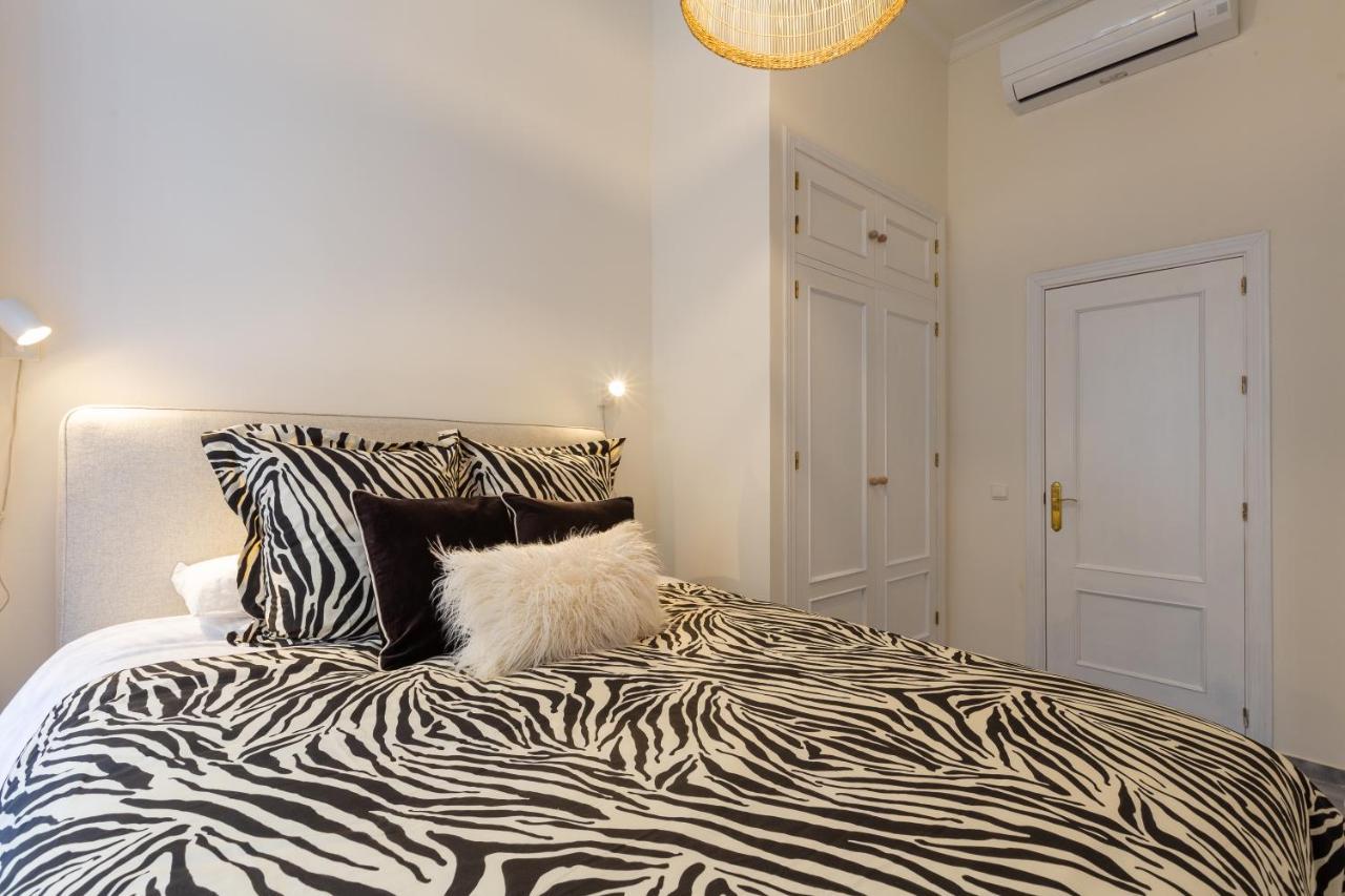 מאלגה Puerta De Larios: Central Three-Bedroom Apartment With Balconies And Patio מראה חיצוני תמונה