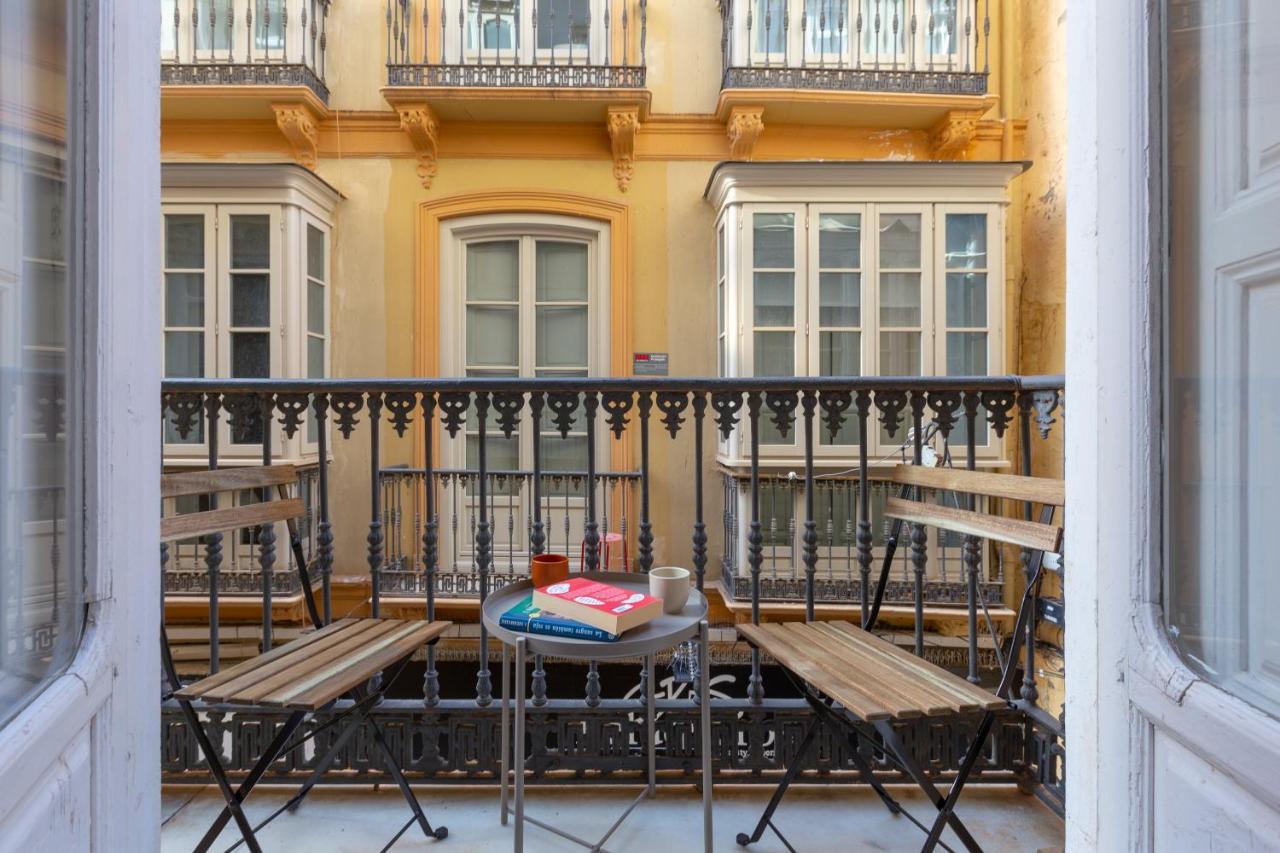 מאלגה Puerta De Larios: Central Three-Bedroom Apartment With Balconies And Patio מראה חיצוני תמונה